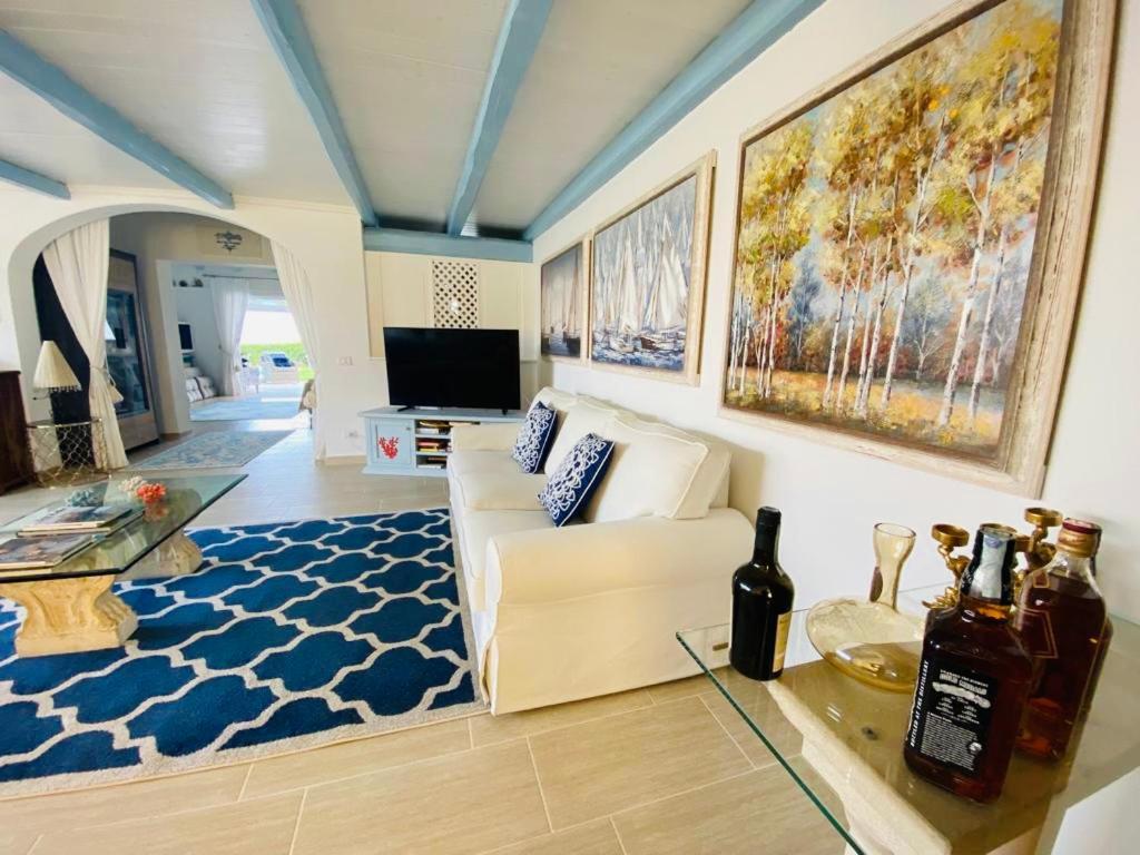 Villa Adel San Teodoro  Bagian luar foto